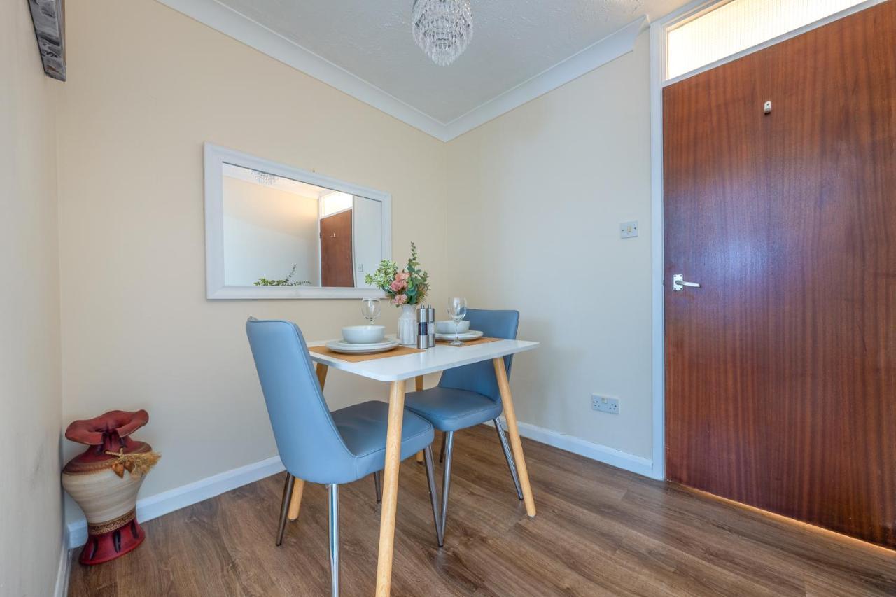 Grange Studio Apartment - Heathrow Staines-upon-Thames Kültér fotó
