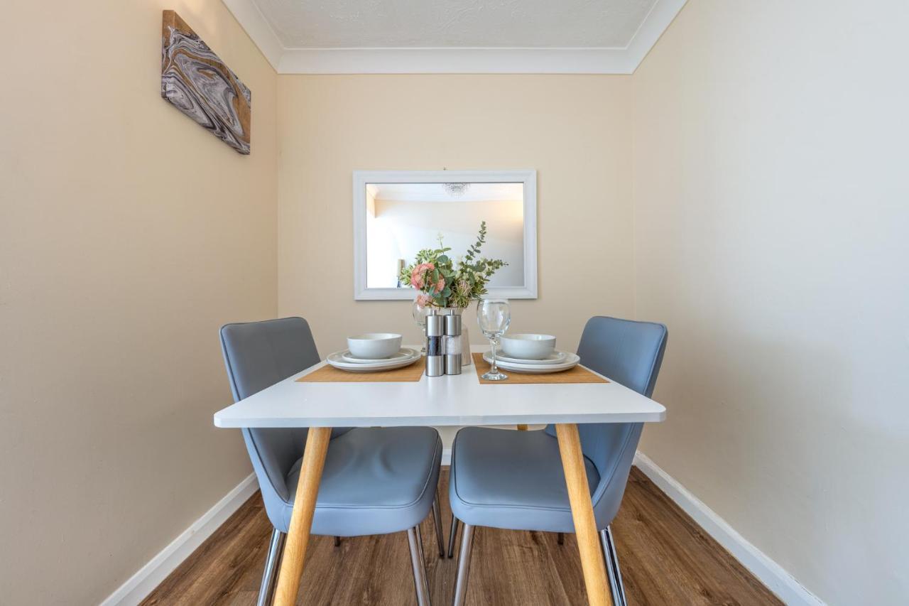 Grange Studio Apartment - Heathrow Staines-upon-Thames Kültér fotó