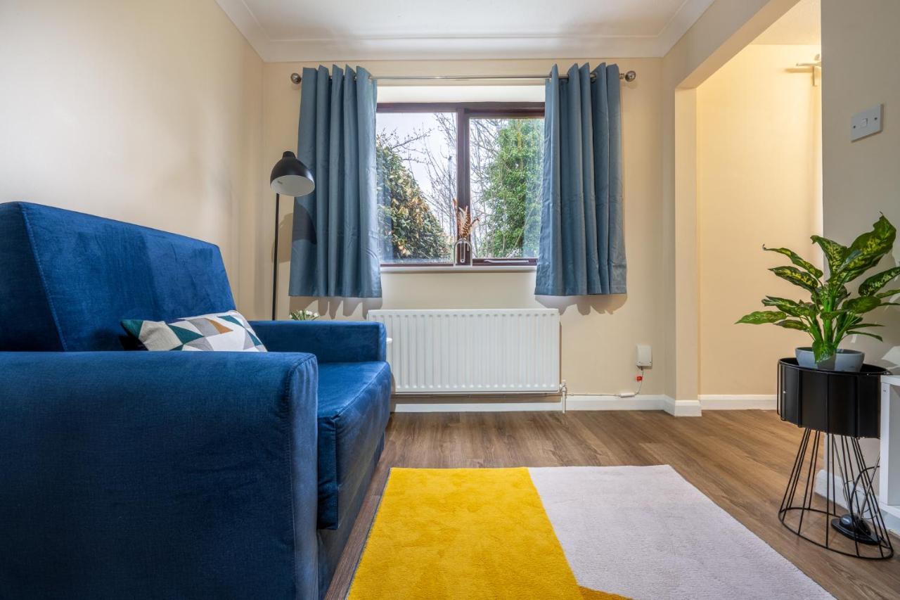Grange Studio Apartment - Heathrow Staines-upon-Thames Kültér fotó