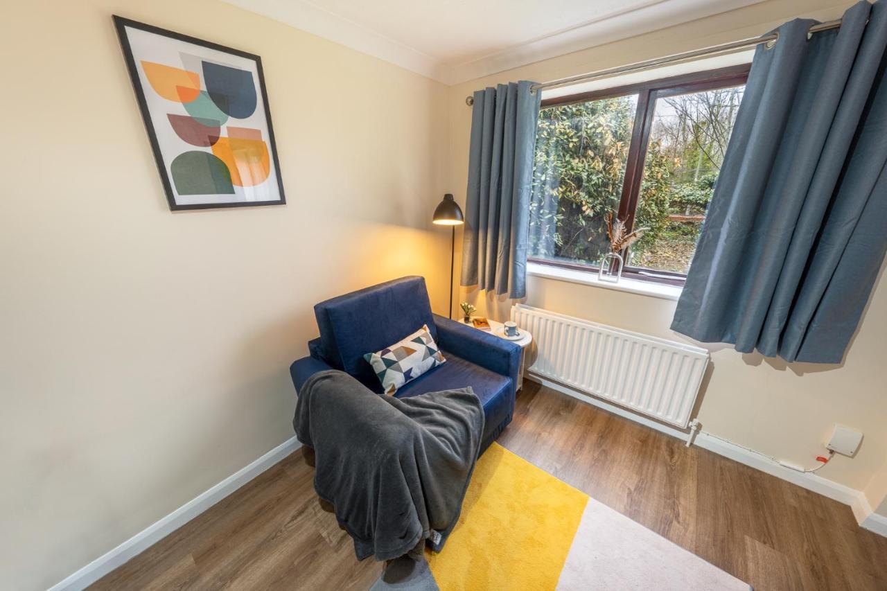 Grange Studio Apartment - Heathrow Staines-upon-Thames Kültér fotó