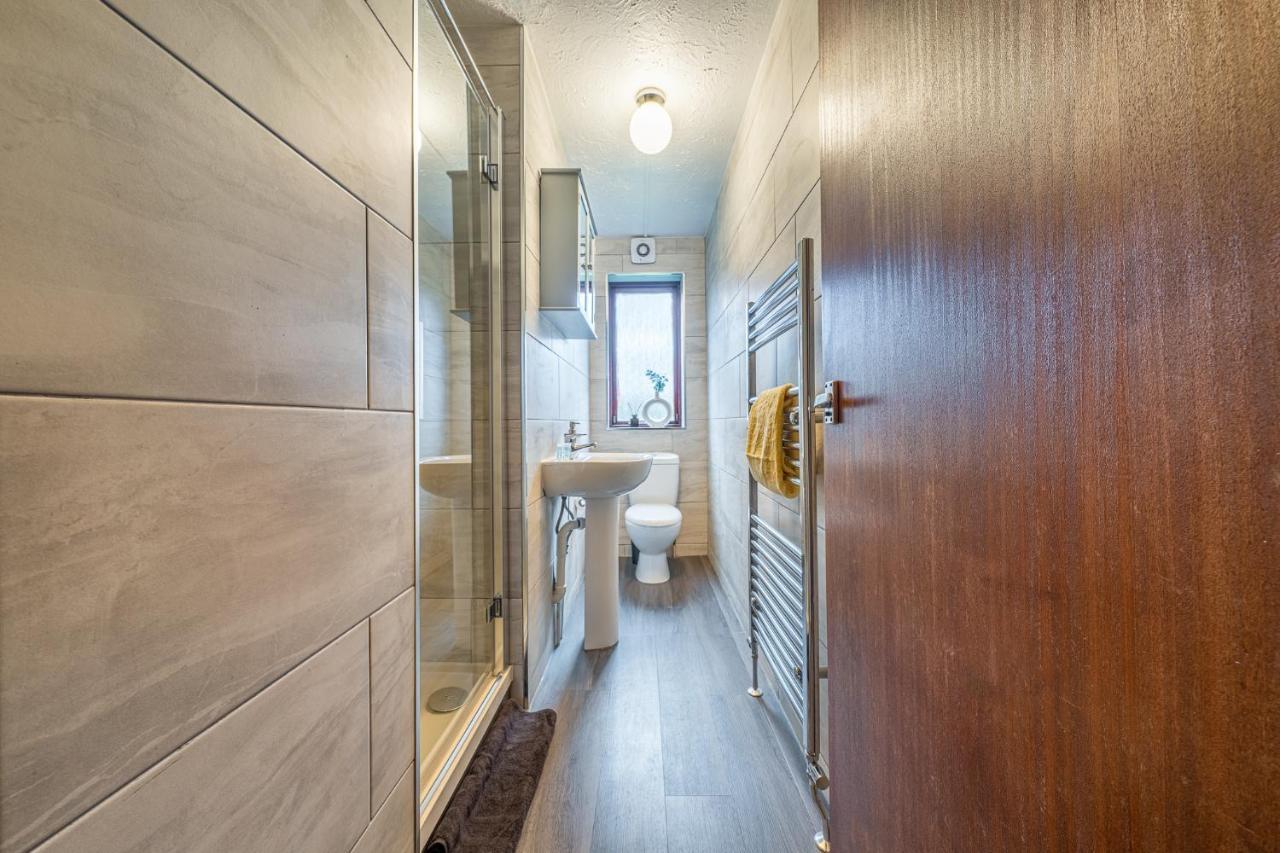 Grange Studio Apartment - Heathrow Staines-upon-Thames Kültér fotó